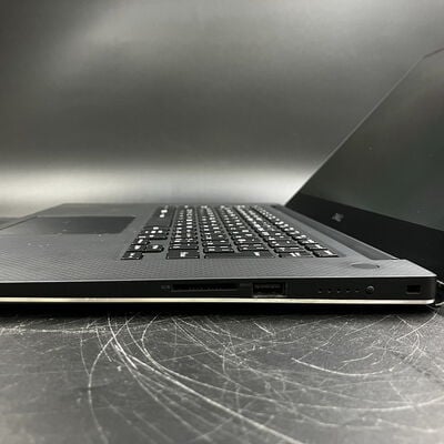 【大須店】中古  DELL XPS 15 7590 3120023096 