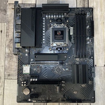 【広島店】中古  ASRock B650 PG Lightning WiFi (B650 AM5 ATX DDR5) 3320004701 