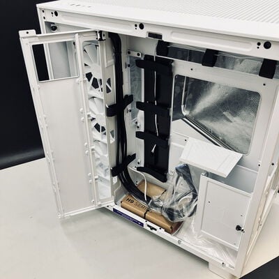 【熊本浜線店】中古  NZXT CM-H91FW-01(H9 Flow WH ATX ｶﾞﾗｽ) 5370001079 
