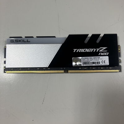 【大宮店】中古  PC4-28800 32GB デスクトップ用(DDR4-3600) 143221 