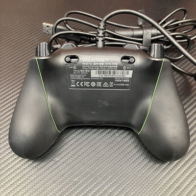 【富士青葉店】中古  Razer Wolverine V2 (RZ06-03560100-R3M1) 183434 