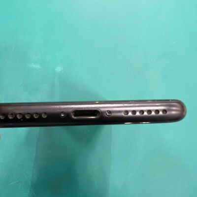 【静岡東瀬名店】中古  【docomo】Apple iPhoneSE 4.7インチ (第2世代/2020) 64GB (ブラック) MHGP3J/A 新パッケージ版 146164 