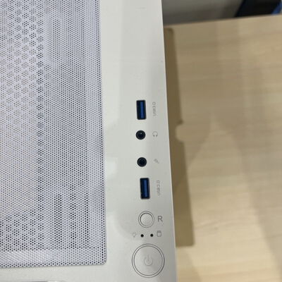 【静岡東瀬名店】中古  Thermaltake CA-1X2-00M6WN-00(S200 TG ATX WT) 5140000852