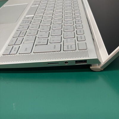 【浦添城間店(沖縄)】中古  DELL Inspiron 7300 (i7 1165G7/8GB/SSD512GB/13.3FHD) 3280022284 