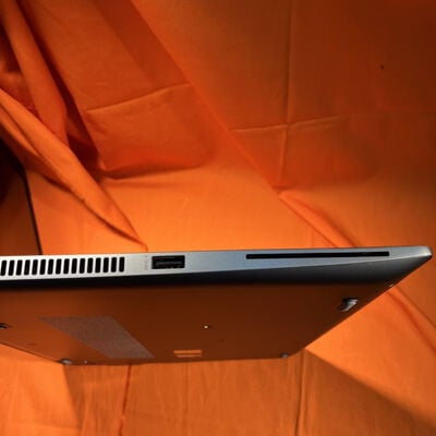 【なんば店】中古  HP ZBook 14u G6 (INTEL Core i7 8565U 1.8GHz/16GB/SSD1TB/-/オンボード/14/1920x1080/Wi-Fi/WEBCAM/W11H64) 182267 