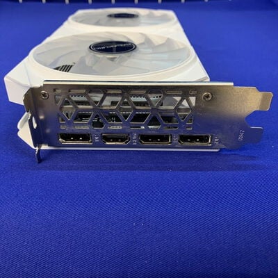 【横浜駅前店】中古  玄人志向 GK-RTX4060-E8GB/WHITE/DF (RTX4060 8GB) 158767 