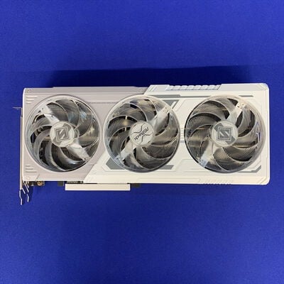 【横浜駅前店】中古  ASRock RX9060XT SL 16GO(RX9060XT Steel Legend 16G) 179896 