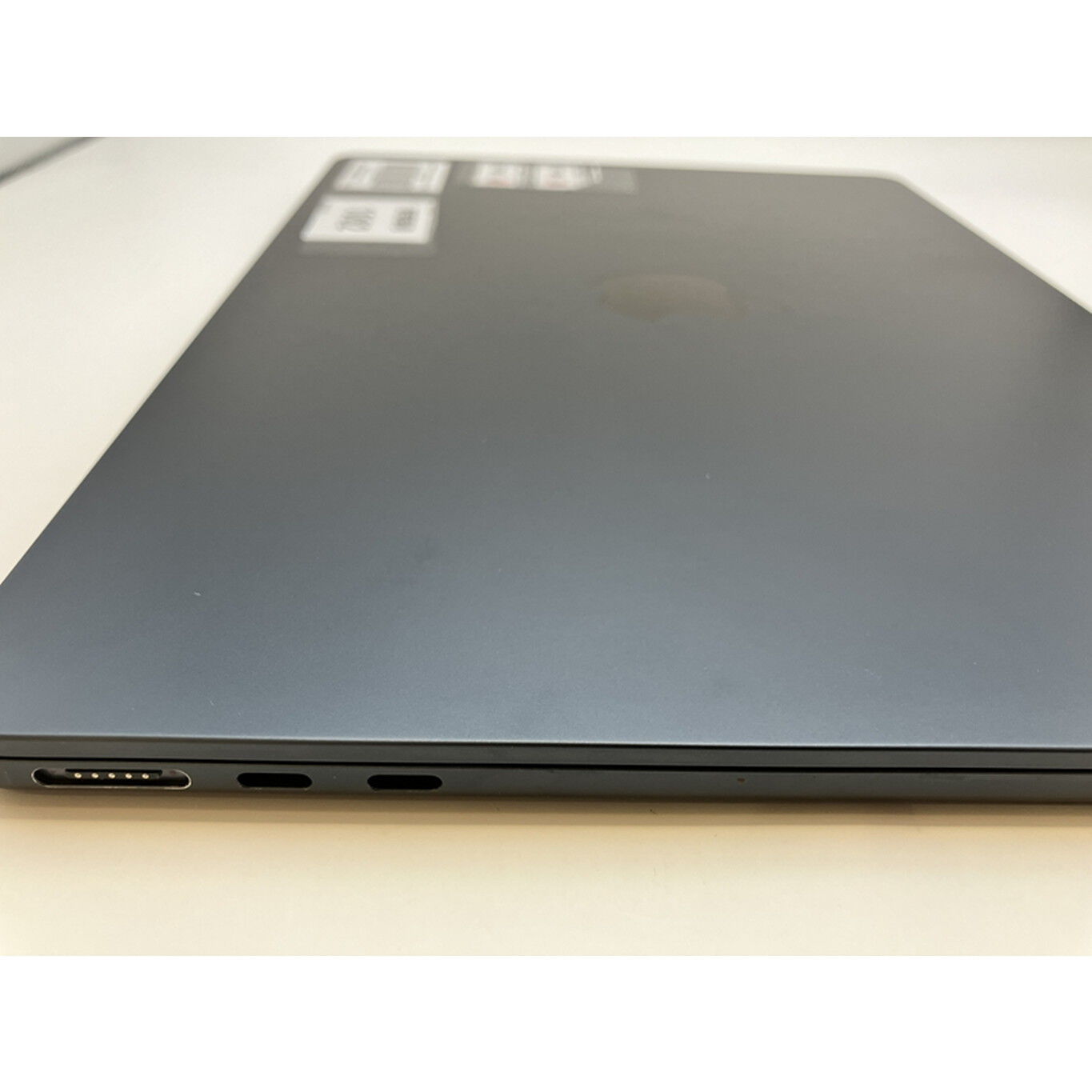 中古 Apple MacBook Air 13インチ (M2 8CPU 8GPU/8GB/256GB