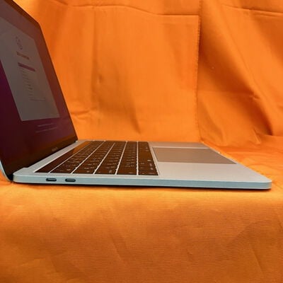 【なんば店】中古  Apple MacBook Pro 13インチ Late 2016 Core i5 2.0GHz/8GB/256GB SSD シルバー MLUQ2J/A 135890 
