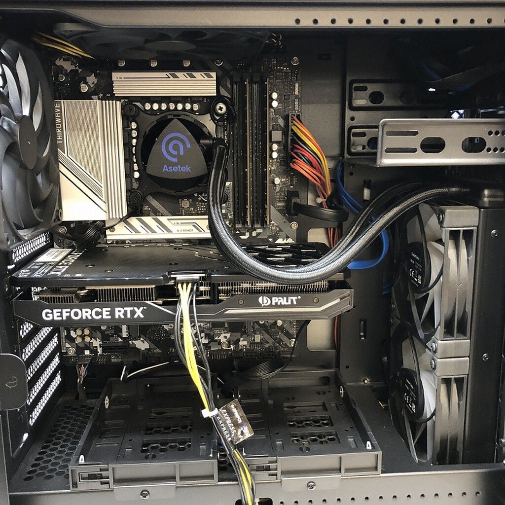中古 THIRDWAVE GALLERIA XA7C-R47 (i7 13700F/32GB/SSD2TB/RTX4070