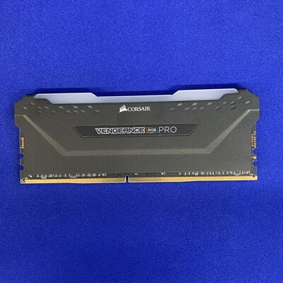 【横浜駅前店】中古  PC4-25600 16GB デスクトップ用(DDR4-3200) 140728 