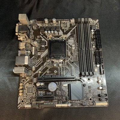 【横浜駅前店】中古  GIGABYTE B365M DS3H [Rev.1.0] (B365 mATX 1151 DDR4) 142168 