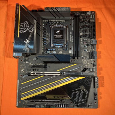 【なんば店】中古  ASRock Z890 Taichi OCF (Z890 1851 ATX DDR5) 172161 
