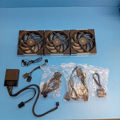 【大須店】中古  Lian Li UF-RS-TL120-3B(UNIFAN TL 120mm RS 3PK BK) 3120024158 