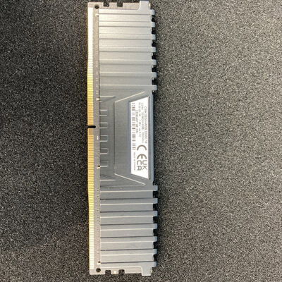 【博多店】中古  PC4-25600 16GB デスクトップ用(DDR4-3200) 140728 
