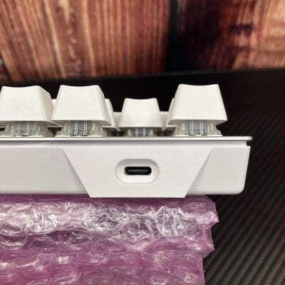 【富士青葉店】中古  CORSAIR CH-911D11A-JP(K60 PRO TKL-WHT-OPX 有線) 204159 