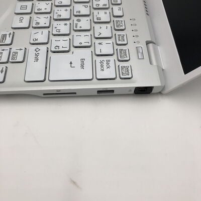 【盛岡都南店】中古  Fujitsu FMVU8E3WD1 (i7-1165G7/8GB/SSD256GB/W11H) 4580001335 