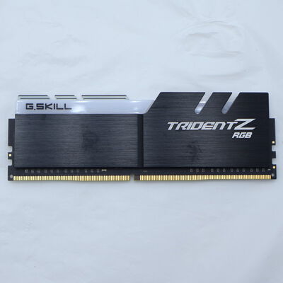 【通販センター】中古  PC4-25600 8GB デスクトップ用(DDR4-3200) 140727 