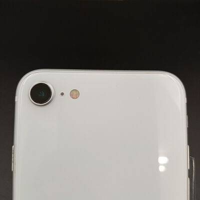 【大須店】中古  【SIMロック解除済み】【au】Apple iPhoneSE 4.7インチ (第2世代/2020) 64GB (ホワイト) MHGQ3J/A 新パッケージ版 155748 
