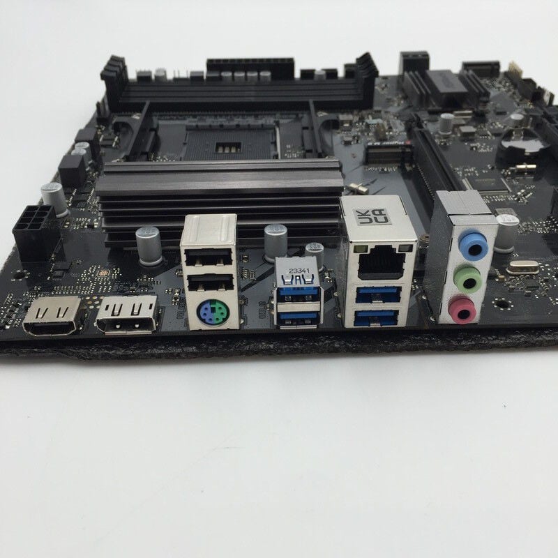 中古 ASRock B550M PHANTOM GAMING 4 (B550 AM4 mATX DDR4) 3430006605
