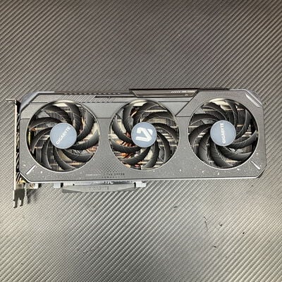 【富士青葉店】中古  GIGABYTE GV-R9060XTGAMING OC-16GD (RX9060XT 16G) 179900 