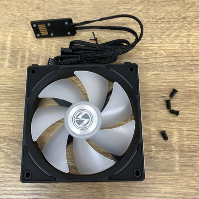 【津ラッツ店】中古  Lian Li UF-AL120-1B(UNI FAN AL120 BK 1PK) 4990001698 