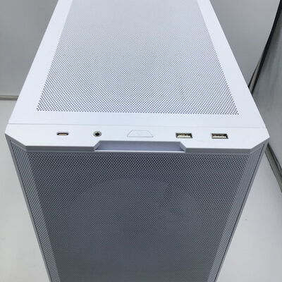 【白山FM松任店】中古  Lian Li LANCOOL 207 WHITE (ATX ｶﾞﾗｽ) 4950001632 