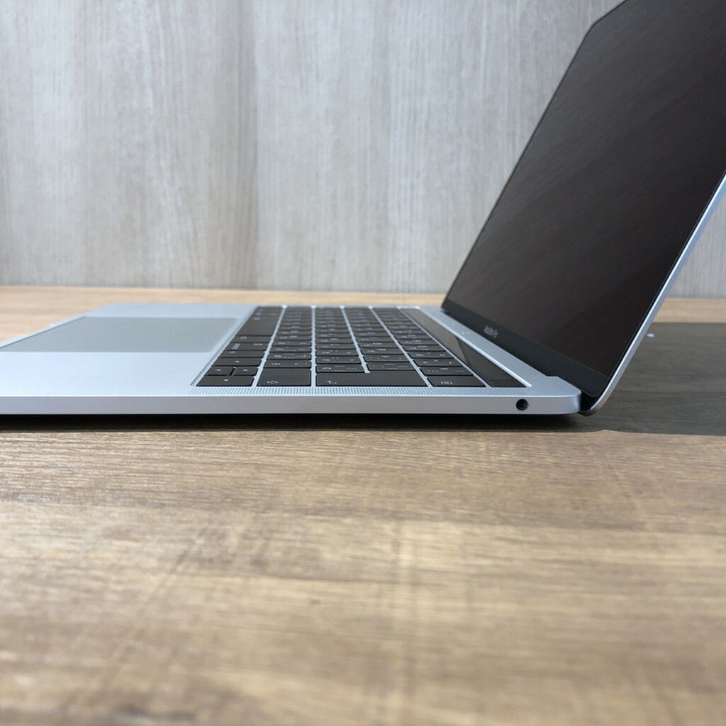 MacBook Pro シルバー 2019 256gb 13インチ ジャンク 【公式通販】