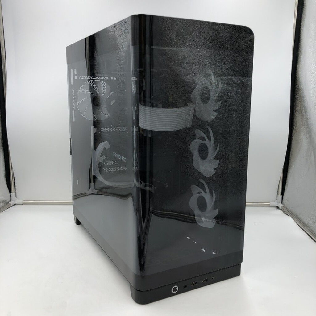 中古 Corsai自作PC(Ryzen 7 9800X3D/32GB/SSD2TB/RTX5070Ti/W11H