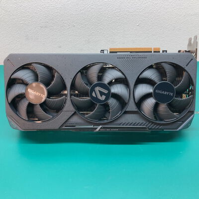 【佐賀南部バイパス店】中古  GIGABYTE GV-R9070XTGAMING OC-16GD (RX9070XT 16G) 176942 