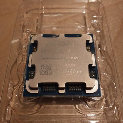 【鹿児島店】中古  AMD Ryzen 7 9800X3D (AM5/4.7/104M/C8/T16/120W) 172566 