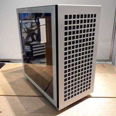 【鹿児島店】中古  DEEPCOOL CH370 WH(mATX ｶﾞﾗｽ WH) 4700000804 