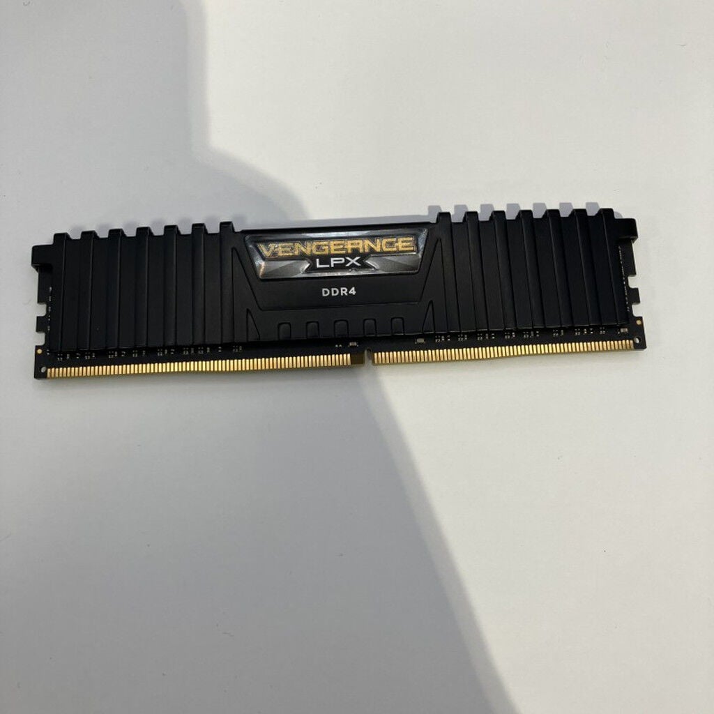 中古 PC4-25600 16GB デスクトップ用(DDR4-3200) 140728 （338357