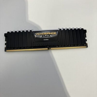 【なんば店】中古  PC4-25600 16GB デスクトップ用(DDR4-3200) 140728 
