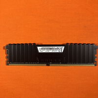 中古  PC4-17000 16GB デスクトップ用 135640 