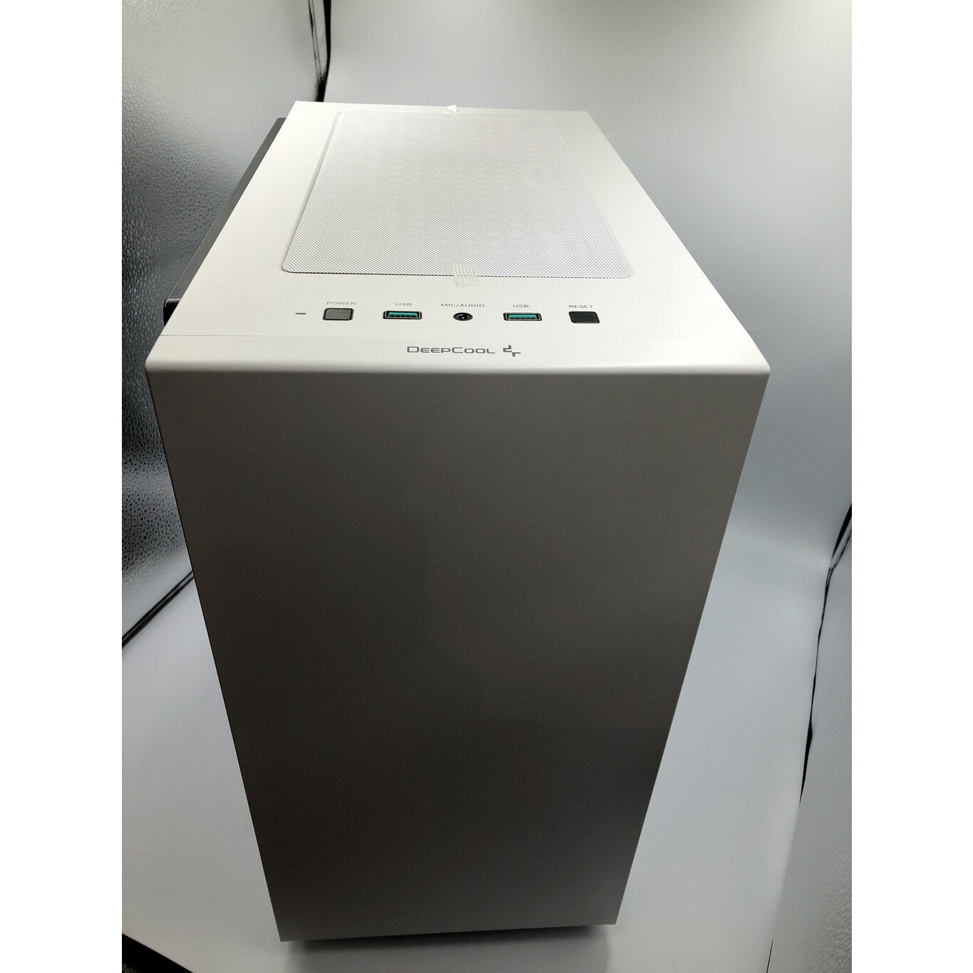 自作PC ASCII.jp：魅せるがコンセプトの大型キューブ型PCケースがLian