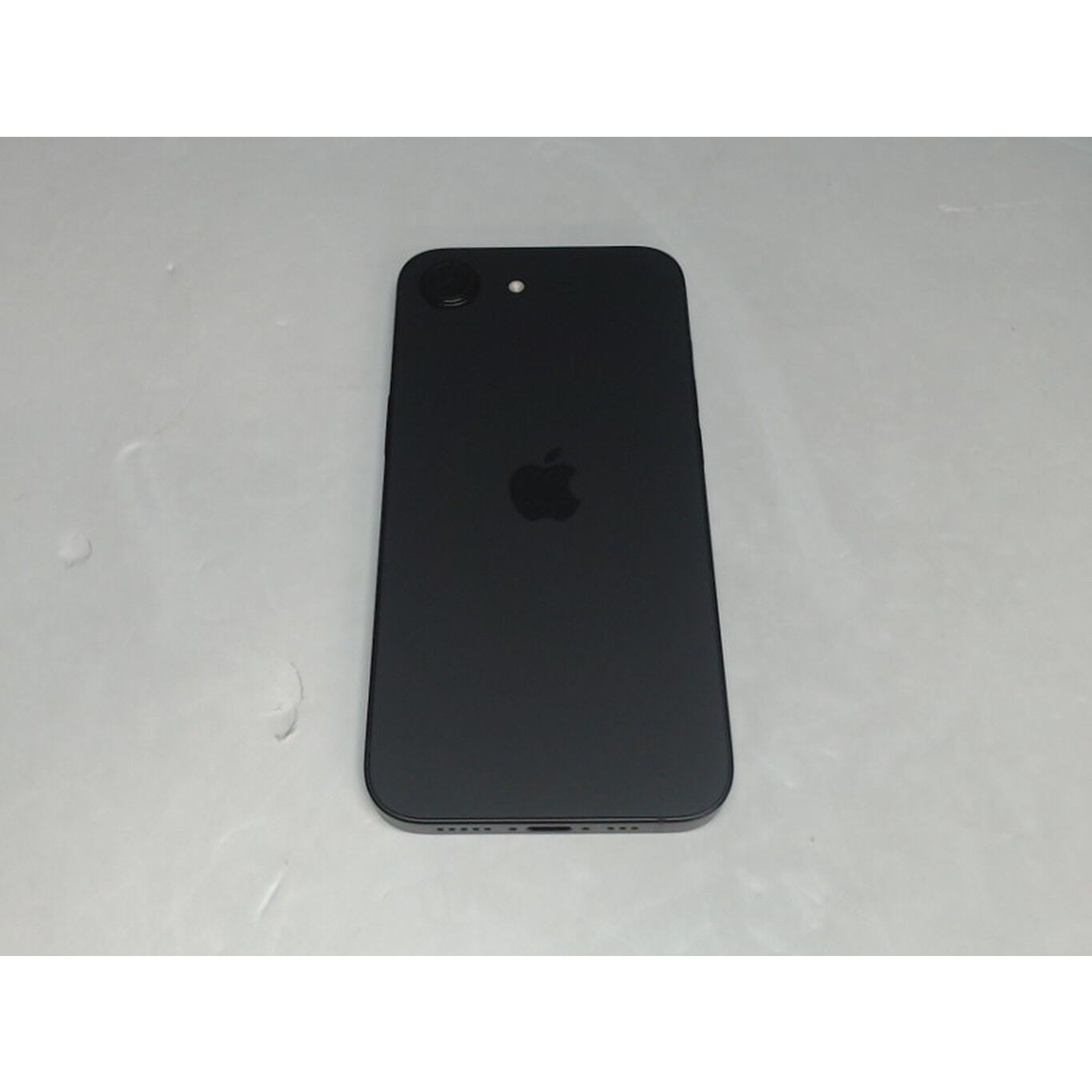 中古 【au版SIMフリー】Apple iPhone16e ブラック 128GB MD1Q4J/A