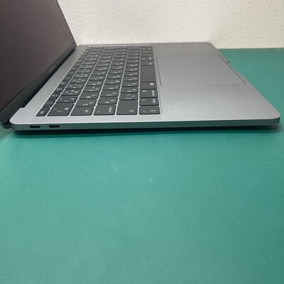 【浦添城間店(沖縄)】中古  Apple MacBook Pro 13インチ 2017 スペースグレイ Core i5 2.3GHz/8GB/128GB SSD MPXQ2J/A 135867 