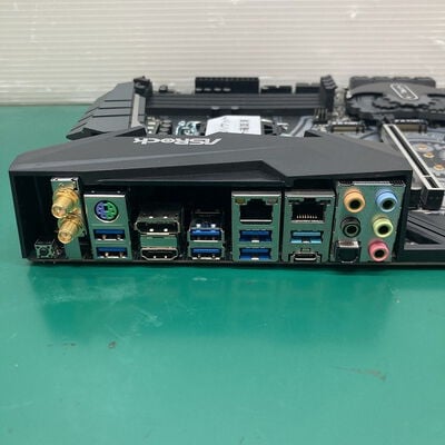 【浦添城間店(沖縄)】中古  ASRock Z390 Taichi (Z390 1151 ATX DDR4) 138878 