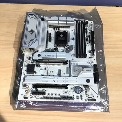【松山環状枝松店】中古  ASRock Z890 Steel Legend WiFi(Z890 1851 ATX DDR5 4560001050 