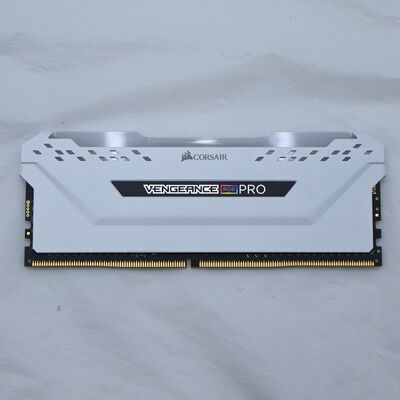 【通販センター】中古  PC4-25600 8GB デスクトップ用(DDR4-3200) 140727 