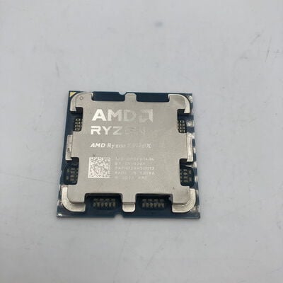【盛岡都南店】中古  AMD Ryzen 7 9700X (AM5/3.8GHz/40M/C8/T16/65W) 169022 