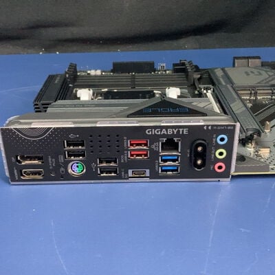 【前橋ｲﾝﾀｰｱｶﾏﾙ店】中古  GIGABYTE B850 EAGLE WF6E(B850 ATX DDR5) 4540002651 