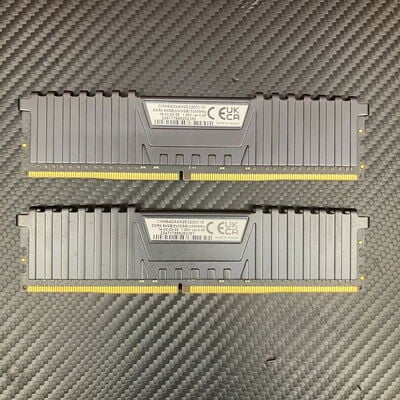 【富士青葉店】中古  corsair CMK64GX4M2E3200C16(DDR4 PC4-3200 32x2枚) 5070001911 