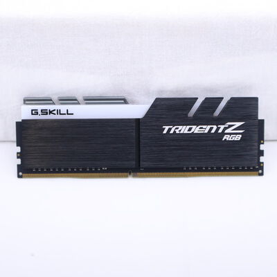 【通販センター】中古  PC4-25600 8GB デスクトップ用(DDR4-3200) 140727 