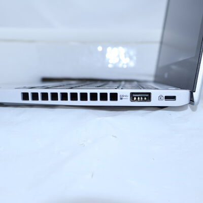 【通販センター】中古  【ジャンク品/保証無/返品質問不可】NEC VersaPro タイプVB　PC-VKM17BZG4 (Core i5 8350U/8GB/SSD256GB/-/オンボード/12.5ｲﾝﾁ/1366x768/Wi-Fi/WEBCAM/-) 176664 