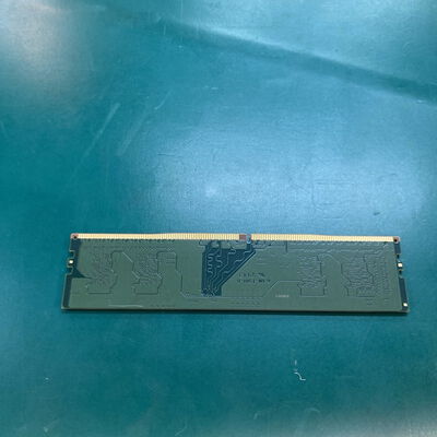 【横浜駅前店】中古  PC4-25600 8GB デスクトップ用(DDR4-3200) 140727 