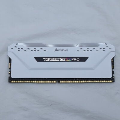 【通販センター】中古  PC4-25600 8GB デスクトップ用(DDR4-3200) 140727 