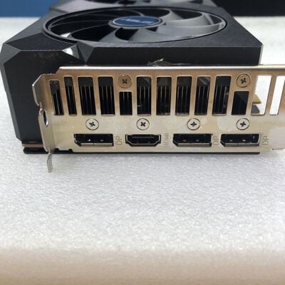 【甲府飯田店】中古  ASUS DUAL-RX7600-O8G-V2 (RX7600 8G) 162744 