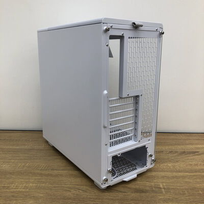 【津ラッツ店】中古  FractalDesign FD-C-EPO1A-05(EpochWH TG RGB Ct ATX) 4990001519 
